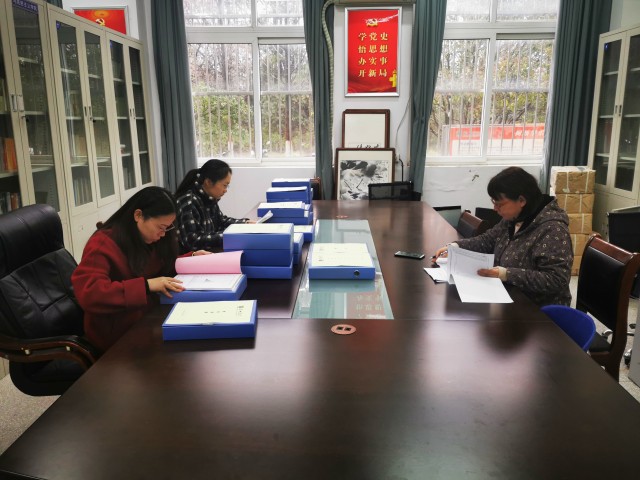 马克思主义学院开展教学相关过程...